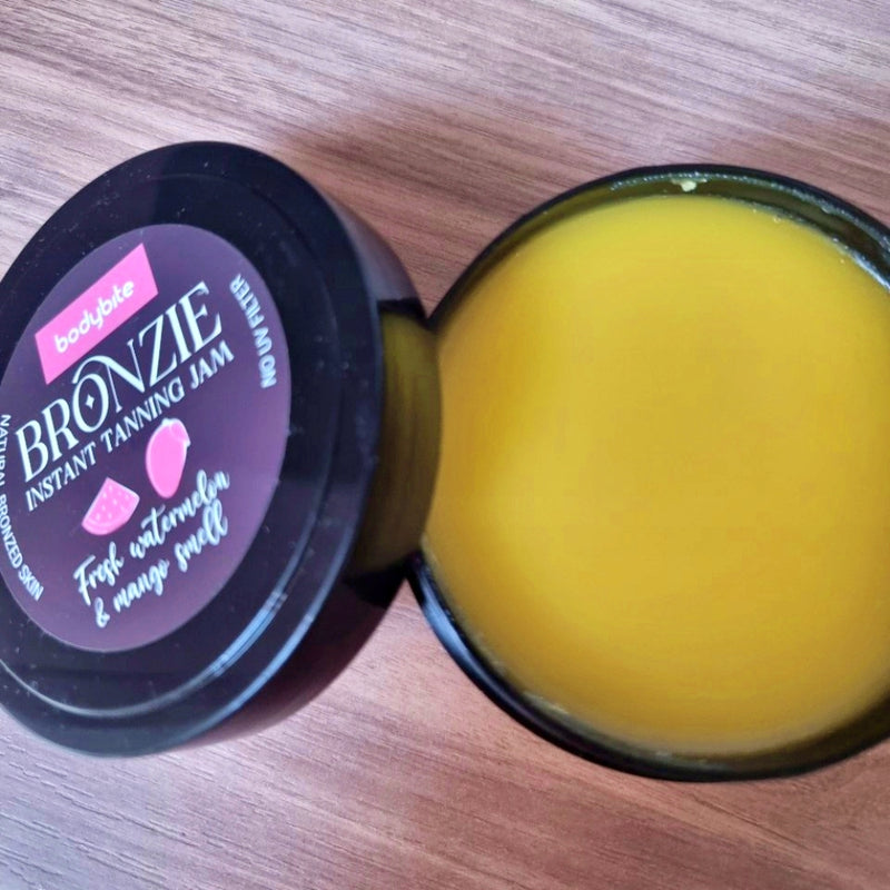 Bodybite BRONZIE Instant Tanning Jam with Watermelon and Mango, šviesiai geltonas, kvapus bronzavimo produktas
